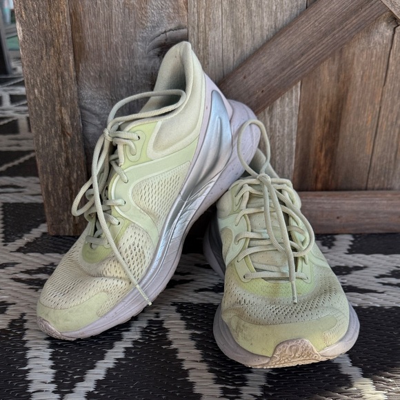 Lululemon | Blissful Run Runners - Picture 3 of 14